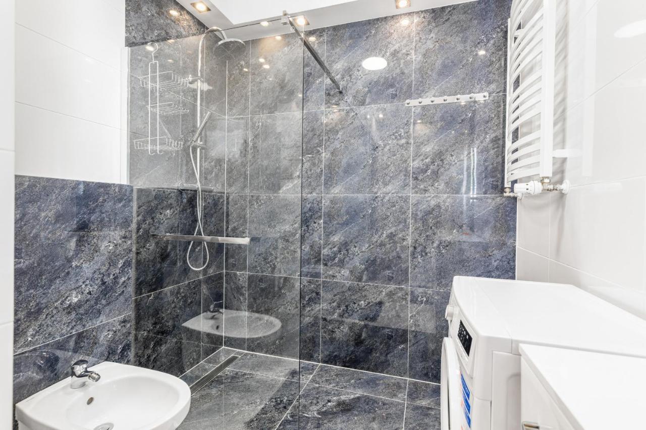 Apartament Deluxe Platany C38 By Renters Lägenhet Kołobrzeg Exteriör bild